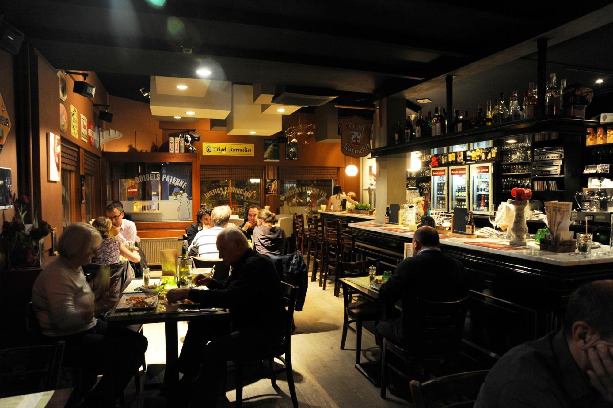 Hotel Duivels Paterke Harelbeeksestraat 29, 8500 Кортрейк Экстерьер фото